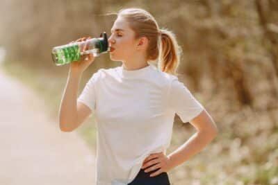 Guia definitivo para escolher o tecido ideal de camisetas em 2025