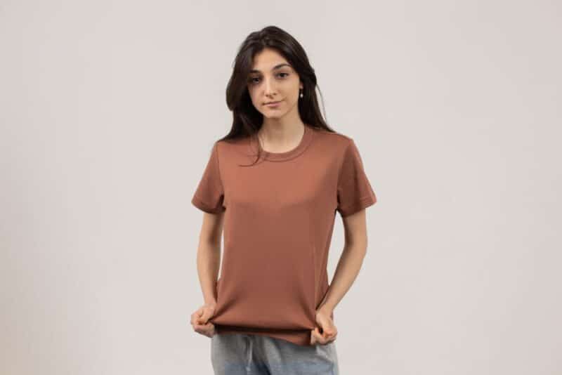 camisetas oversized com peças do seu guarda-roupa