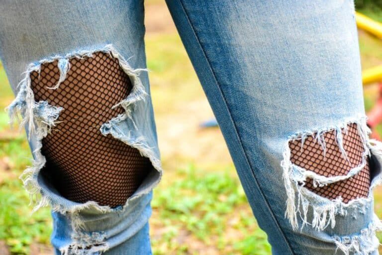 calça rasgada da moda em diferentes estilos