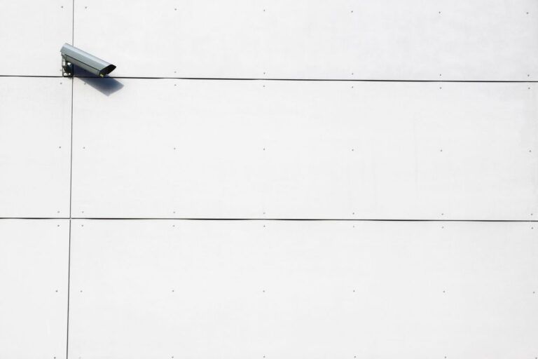 Imagen de Câmera dome ou bullet: qual a diferença e quando usar?