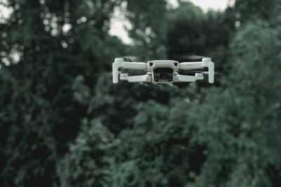 Como escolher um drone: câmera, GPS, peso e tempo de voo que pesam na decisão