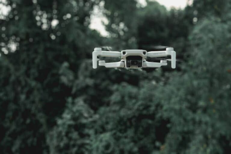 Como escolher um drone: câmera, GPS, peso e tempo de voo que decidem a compra